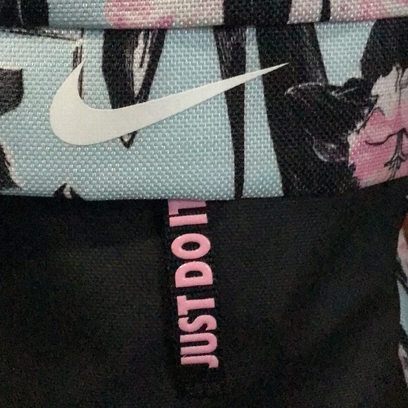 Just Do It! ☑️ Nike Radiate Tote NWT! - Picture 3 of 5